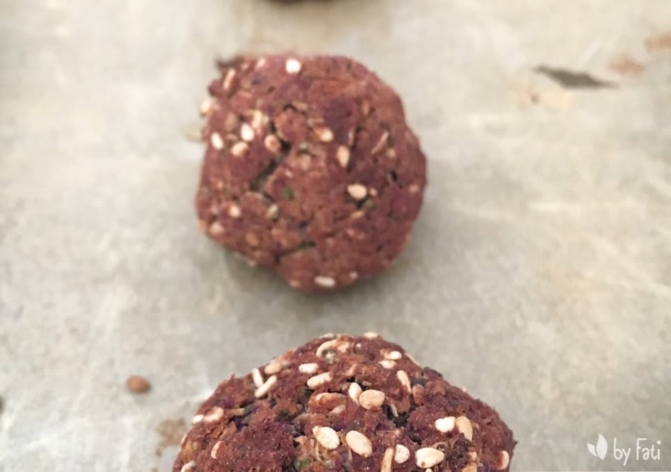 Falafel de garbanzos y coliflor morada.